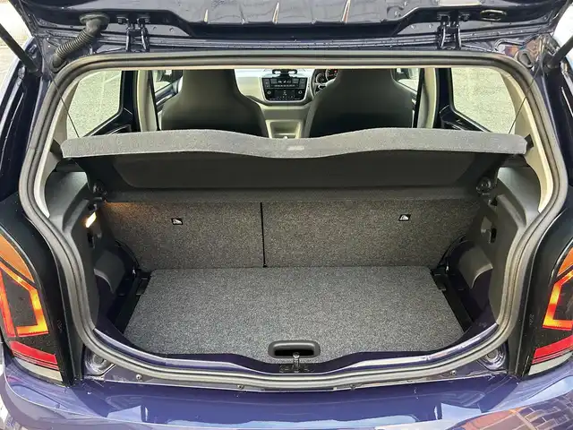 フォルクスワーゲン アップ！ ハイアップ！ 兵庫県 2019(令1)年 7.2万km 紺 ワンオーナー/Composition Phone/(AM/FM/Bluetooth)/クルーズコントロール/シティエマージェンシーブレーキ/オートライトシステム/ETC/前後ドライブレコーダー/D/Nシートヒーター/純正フロアマット/純正アルミホイール/横滑り防止/アイドリングストップ/スペアキー1本/ISOFIX/新車時保証書