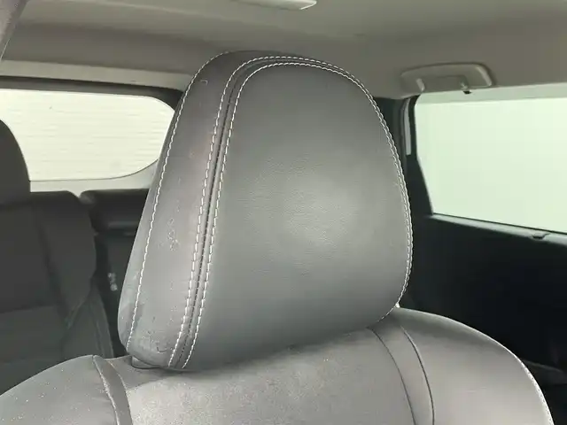 三菱 アウトランダー ＰＨＥＶ G 岡山県 2022(令4)年 4.9万km ホワイトダイヤモンド 純正エアロ/純正ディスプレイオーディオ/・FM/AM/Bluetooth/フルセグ/CarPlay/アラウンドビューモニター/ワイヤレス充電/パワーバックドア/ハーフレザーシート/・パワーシート/・シートヒーター/ハンドルヒーター/ドライブレコーダー/ETC2.0/マイパイロット/e-Assist/・衝突被害軽減ブレーキ/・踏み間違い衝突防止アシスト/・オートマチックハイビーム/パドルシフト/ドアバイザー/純正20インチアルミ/純正フロアマット/LEDヘッドライト