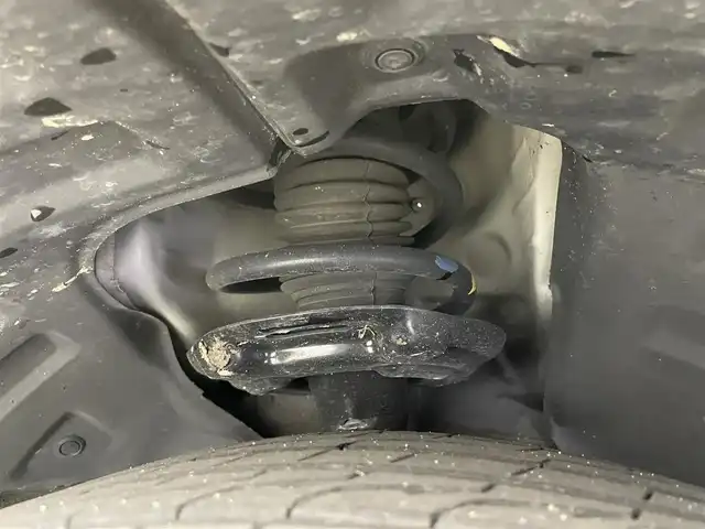 三菱 アウトランダー ＰＨＥＶ G 岡山県 2022(令4)年 4.9万km ホワイトダイヤモンド 純正エアロ/純正ディスプレイオーディオ/・FM/AM/Bluetooth/フルセグ/CarPlay/アラウンドビューモニター/ワイヤレス充電/パワーバックドア/ハーフレザーシート/・パワーシート/・シートヒーター/ハンドルヒーター/ドライブレコーダー/ETC2.0/マイパイロット/e-Assist/・衝突被害軽減ブレーキ/・踏み間違い衝突防止アシスト/・オートマチックハイビーム/パドルシフト/ドアバイザー/純正20インチアルミ/純正フロアマット/LEDヘッドライト