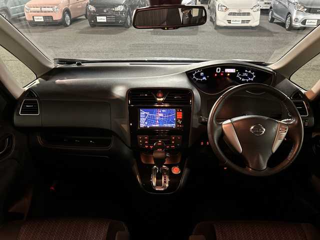 日産 セレナ ハイウェイS G S HV Aセーフ 茨城県 2014(平26)年 7.1万km ブリリアントシルバー 純正メモリナビ【MP313D-W】/(地デジTV・CD・DVD・BT・ラジオ再生)/両側パワースライドドア/クルーズコントロール/衝突軽減ブレーキ/ETC/オートライト/LEDヘッドライト/純正16inアルミホイール/純正フロアマット/スマートキー/スペアキー/取扱説明書/保証書