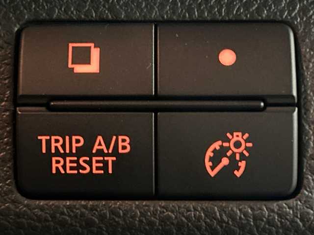 日産 セレナ ハイウェイS G S HV Aセーフ 茨城県 2014(平26)年 7.1万km ブリリアントシルバー 純正メモリナビ【MP313D-W】/(地デジTV・CD・DVD・BT・ラジオ再生)/両側パワースライドドア/クルーズコントロール/衝突軽減ブレーキ/ETC/オートライト/LEDヘッドライト/純正16inアルミホイール/純正フロアマット/スマートキー/スペアキー/取扱説明書/保証書