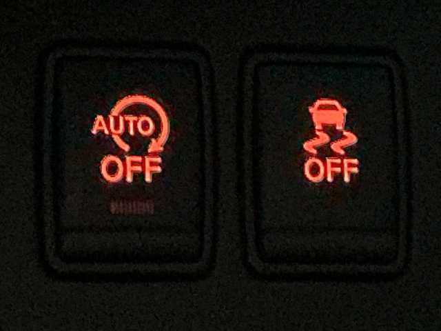 日産 セレナ ハイウェイS G S HV Aセーフ 茨城県 2014(平26)年 7.1万km ブリリアントシルバー 純正メモリナビ【MP313D-W】/(地デジTV・CD・DVD・BT・ラジオ再生)/両側パワースライドドア/クルーズコントロール/衝突軽減ブレーキ/ETC/オートライト/LEDヘッドライト/純正16inアルミホイール/純正フロアマット/スマートキー/スペアキー/取扱説明書/保証書