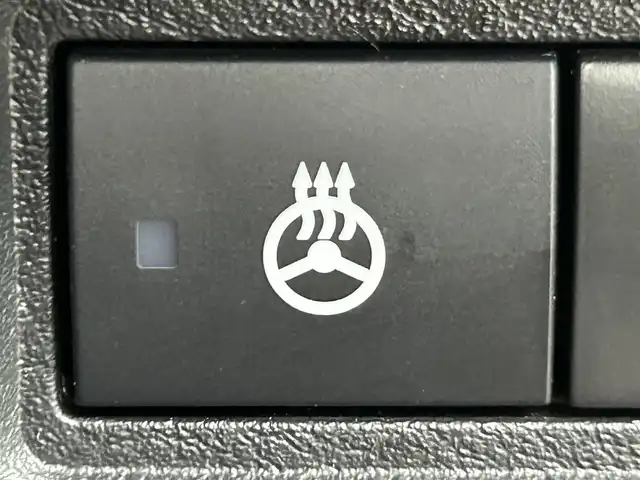 日産 ノート オーテック クロスオーバーFOUR 道央・札幌 2022(令4)年 4.3万km ガーネットレッド ・ワンオーナー/・４WD/・純正９インチメモリーナビ/　AndroidAuto/HDMI/BT/USB/フルセグTV/・アラウンドビューモニター/・ドライブレコーダー前後/・ビルトインETC2.0/・インテリジェントルームミラー/・ワイヤレス充電/・プロパイロット/・衝突被害軽減ブレーキ/・レーンキープアシスト/・クリアランスソナー/・後側方車両検知警報/・衝突防止支援/・標識検知支援/・オートブレーキホールド/・アイドリングストップ/・横滑り防止装置/・ABS/・オートマチックハイビーム/・オートライト/・LEDヘッドライト/・レザーシート/・D+N席シートヒーター/・ステアリングヒーター/・純正フロアマット/・プッシュスタート/・スマートキー/・取/保