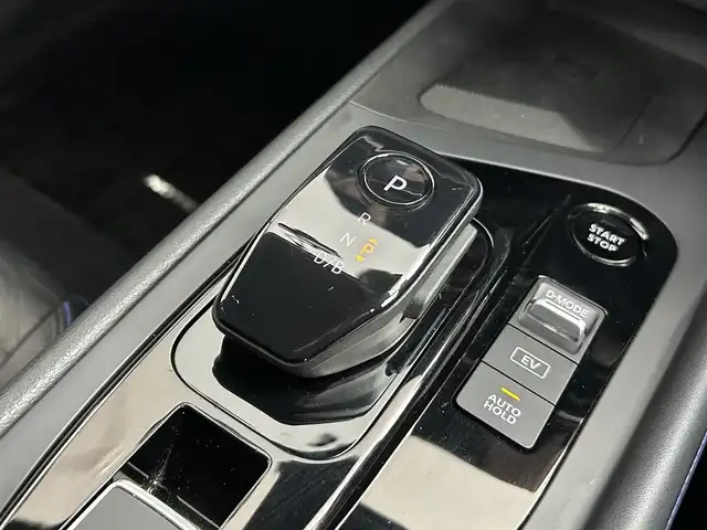 日産 ノート オーテック クロスオーバーFOUR 道央・札幌 2022(令4)年 4.3万km ガーネットレッド ・ワンオーナー/・４WD/・純正９インチメモリーナビ/　AndroidAuto/HDMI/BT/USB/フルセグTV/・アラウンドビューモニター/・ドライブレコーダー前後/・ビルトインETC2.0/・インテリジェントルームミラー/・ワイヤレス充電/・プロパイロット/・衝突被害軽減ブレーキ/・レーンキープアシスト/・クリアランスソナー/・後側方車両検知警報/・衝突防止支援/・標識検知支援/・オートブレーキホールド/・アイドリングストップ/・横滑り防止装置/・ABS/・オートマチックハイビーム/・オートライト/・LEDヘッドライト/・レザーシート/・D+N席シートヒーター/・ステアリングヒーター/・純正フロアマット/・プッシュスタート/・スマートキー/・取/保