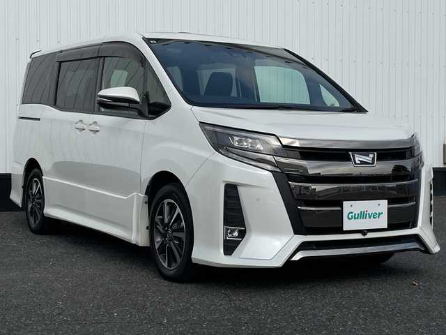 トヨタ ノア Si 千葉県 2019(令1)年 3.5万km ホワイトパールクリスタルシャイン サンルーフ/アルパイン11インチナビ/(フルセグTV/CD/DVD/BT/AM/FM)/全周囲カメラ/ドライブレコーダー/衝突被害軽減システム/車線逸脱警報/バックカメラ/クルーズコントロール/アルパイン12フリップダウンモニター/両側パワースライドドア/横滑り防止装置/ETC/アイドリングストップ/LEDヘッドライト/フォグランプ/オートライト/ウィンカーミラー/電動格納ミラー/純正16インチAW/シートリフター/プッシュスタート/スマートキー/フロアマット/スペアキー/取扱説明書/保証書
