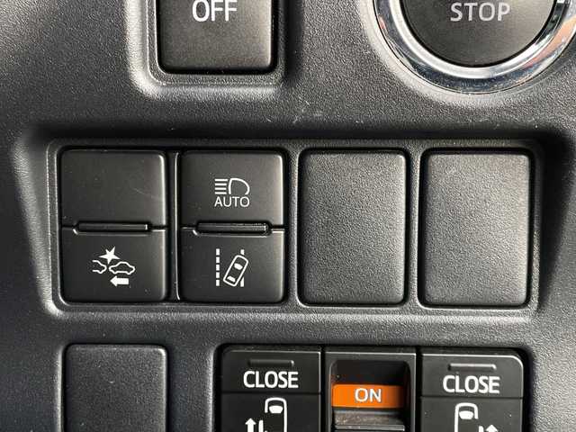 トヨタ ノア Si 千葉県 2019(令1)年 3.5万km ホワイトパールクリスタルシャイン サンルーフ/アルパイン11インチナビ/(フルセグTV/CD/DVD/BT/AM/FM)/全周囲カメラ/ドライブレコーダー/衝突被害軽減システム/車線逸脱警報/バックカメラ/クルーズコントロール/アルパイン12フリップダウンモニター/両側パワースライドドア/横滑り防止装置/ETC/アイドリングストップ/LEDヘッドライト/フォグランプ/オートライト/ウィンカーミラー/電動格納ミラー/純正16インチAW/シートリフター/プッシュスタート/スマートキー/フロアマット/スペアキー/取扱説明書/保証書