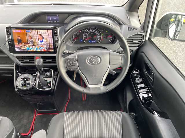 トヨタ ノア Si 千葉県 2019(令1)年 3.5万km ホワイトパールクリスタルシャイン サンルーフ/アルパイン11インチナビ/(フルセグTV/CD/DVD/BT/AM/FM)/全周囲カメラ/ドライブレコーダー/衝突被害軽減システム/車線逸脱警報/バックカメラ/クルーズコントロール/アルパイン12フリップダウンモニター/両側パワースライドドア/横滑り防止装置/ETC/アイドリングストップ/LEDヘッドライト/フォグランプ/オートライト/ウィンカーミラー/電動格納ミラー/純正16インチAW/シートリフター/プッシュスタート/スマートキー/フロアマット/スペアキー/取扱説明書/保証書