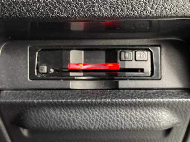 トヨタ ノア Si 千葉県 2019(令1)年 3.5万km ホワイトパールクリスタルシャイン サンルーフ/アルパイン11インチナビ/(フルセグTV/CD/DVD/BT/AM/FM)/全周囲カメラ/ドライブレコーダー/衝突被害軽減システム/車線逸脱警報/バックカメラ/クルーズコントロール/アルパイン12フリップダウンモニター/両側パワースライドドア/横滑り防止装置/ETC/アイドリングストップ/LEDヘッドライト/フォグランプ/オートライト/ウィンカーミラー/電動格納ミラー/純正16インチAW/シートリフター/プッシュスタート/スマートキー/フロアマット/スペアキー/取扱説明書/保証書