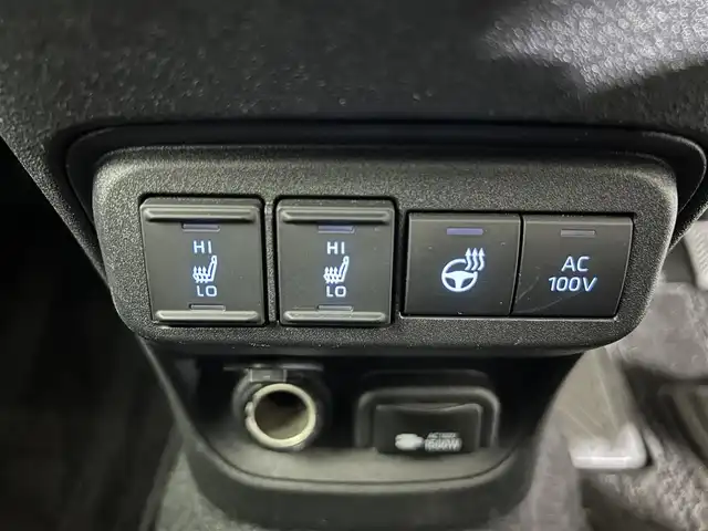 トヨタ シエンタ ハイブリッド Z 佐賀県 2022(令4)年 2.9万km ホワイトパールクリスタルシャイン 純正１０．５型ナビ/(フルセグTV/Bluetooth/MiraCast/USB/SD録音)/衝突軽減システム/全方位カメラ/コーナーセンサー/レーンアシスト/レーダークルーズコントロール/両側パワースライドドア/シートヒーター/ハンドルヒーター/純正１５インチアルミホイール/後席サーキュレーター/ＬＥＤヘッドライト/オートライト/オートマチックハイビーム/フォグライト/ナビ連動前後ドライブレコーダー/純正フロアマット/ビルトインＥＴＣ2.0/スマートキー/スペアキー×１