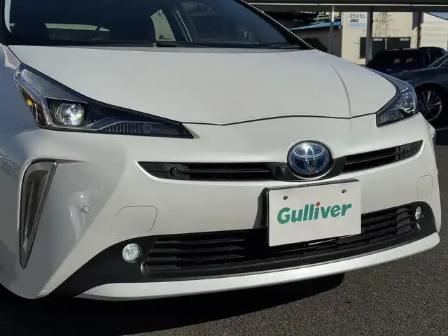 トヨタ プリウス SセーフティプラスⅡ 千葉県 2021(令3)年 3.7万km プラチナホワイトパールマイカ トヨタセーフティセンス/プリクラッシュセーフティ/レーンキープアシスト/レーダークルーズコントロール/オートマチックハイビーム/ブラインドスポットモニター/クリアランスソナー/純正ナビ/360°カメラ/AM/FM/CD/DVD/BT/フルセグTV(走行中視聴不可)/純正前方ドライブレコーダー/社外ミラー型前後ドライブレコーダー/ビルトインETC/100V電源/純正15インチAW/純正ホイールキャップ装着/純正フロアマット/LEDヘッドライト/スマートキー/スペアキー1本/保証書・取説/記録簿