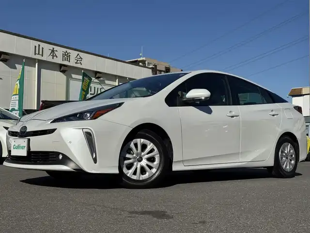 トヨタ プリウス SセーフティプラスⅡ 千葉県 2021(令3)年 3.7万km プラチナホワイトパールマイカ トヨタセーフティセンス/プリクラッシュセーフティ/レーンキープアシスト/レーダークルーズコントロール/オートマチックハイビーム/ブラインドスポットモニター/クリアランスソナー/純正ナビ/360°カメラ/AM/FM/CD/DVD/BT/フルセグTV(走行中視聴不可)/純正前方ドライブレコーダー/社外ミラー型前後ドライブレコーダー/ビルトインETC/100V電源/純正15インチAW/純正ホイールキャップ装着/純正フロアマット/LEDヘッドライト/スマートキー/スペアキー1本/保証書・取説/記録簿