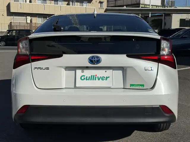 トヨタ プリウス SセーフティプラスⅡ 千葉県 2021(令3)年 3.7万km プラチナホワイトパールマイカ トヨタセーフティセンス/プリクラッシュセーフティ/レーンキープアシスト/レーダークルーズコントロール/オートマチックハイビーム/ブラインドスポットモニター/クリアランスソナー/純正ナビ/360°カメラ/AM/FM/CD/DVD/BT/フルセグTV(走行中視聴不可)/純正前方ドライブレコーダー/社外ミラー型前後ドライブレコーダー/ビルトインETC/100V電源/純正15インチAW/純正ホイールキャップ装着/純正フロアマット/LEDヘッドライト/スマートキー/スペアキー1本/保証書・取説/記録簿