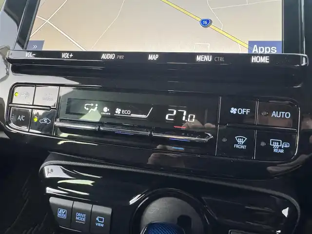 トヨタ プリウス SセーフティプラスⅡ 千葉県 2021(令3)年 3.7万km プラチナホワイトパールマイカ トヨタセーフティセンス/プリクラッシュセーフティ/レーンキープアシスト/レーダークルーズコントロール/オートマチックハイビーム/ブラインドスポットモニター/クリアランスソナー/純正ナビ/360°カメラ/AM/FM/CD/DVD/BT/フルセグTV(走行中視聴不可)/純正前方ドライブレコーダー/社外ミラー型前後ドライブレコーダー/ビルトインETC/100V電源/純正15インチAW/純正ホイールキャップ装着/純正フロアマット/LEDヘッドライト/スマートキー/スペアキー1本/保証書・取説/記録簿