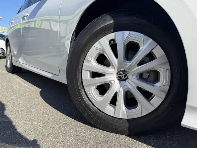 トヨタ プリウス SセーフティプラスⅡ 千葉県 2021(令3)年 3.7万km プラチナホワイトパールマイカ トヨタセーフティセンス/プリクラッシュセーフティ/レーンキープアシスト/レーダークルーズコントロール/オートマチックハイビーム/ブラインドスポットモニター/クリアランスソナー/純正ナビ/360°カメラ/AM/FM/CD/DVD/BT/フルセグTV(走行中視聴不可)/純正前方ドライブレコーダー/社外ミラー型前後ドライブレコーダー/ビルトインETC/100V電源/純正15インチAW/純正ホイールキャップ装着/純正フロアマット/LEDヘッドライト/スマートキー/スペアキー1本/保証書・取説/記録簿