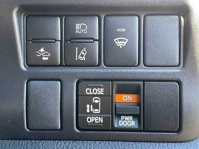 トヨタ エスクァイア Xi 長野県 2018(平30)年 5.8万km スパークリングブラックパールクリスタルシャイン ４ＷＤ/トヨタセーフティセンス/純正9型メモリナビフルセグＴＶ/バックカメラ/ETC/ドライブレコーダー/左側パワースライドドア/純正エンジンスターター/社外17インチアルミ/プッシュスタート/スマートキー/スペアキー