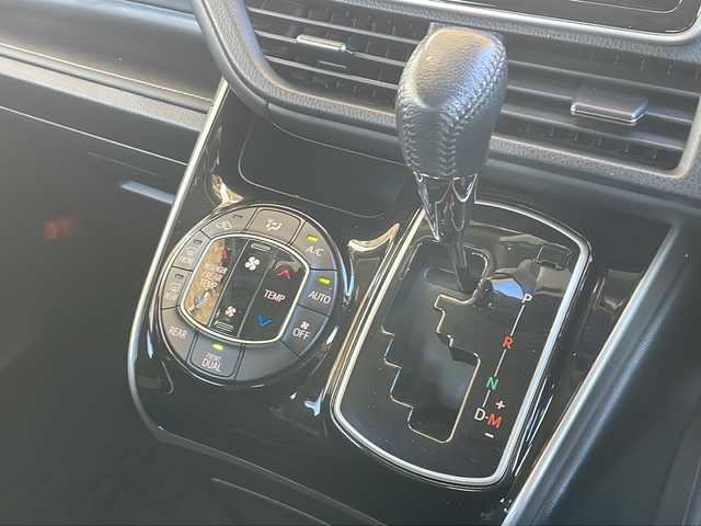 トヨタ エスクァイア Xi 長野県 2018(平30)年 5.8万km スパークリングブラックパールクリスタルシャイン ４ＷＤ/トヨタセーフティセンス/純正9型メモリナビフルセグＴＶ/バックカメラ/ETC/ドライブレコーダー/左側パワースライドドア/純正エンジンスターター/社外17インチアルミ/プッシュスタート/スマートキー/スペアキー