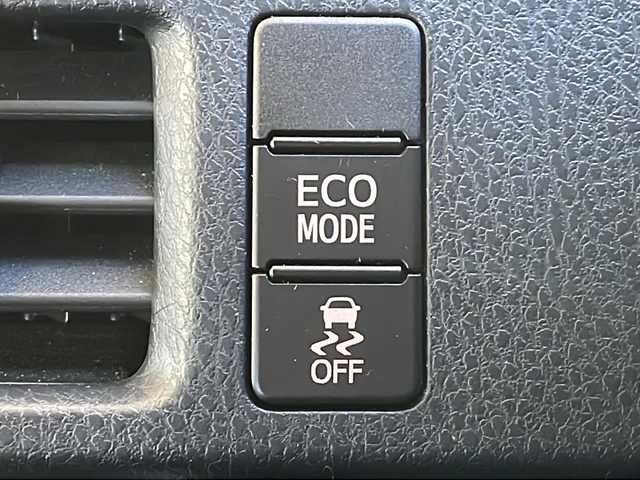 トヨタ エスクァイア Xi 長野県 2018(平30)年 5.8万km スパークリングブラックパールクリスタルシャイン ４ＷＤ/トヨタセーフティセンス/純正9型メモリナビフルセグＴＶ/バックカメラ/ETC/ドライブレコーダー/左側パワースライドドア/純正エンジンスターター/社外17インチアルミ/プッシュスタート/スマートキー/スペアキー