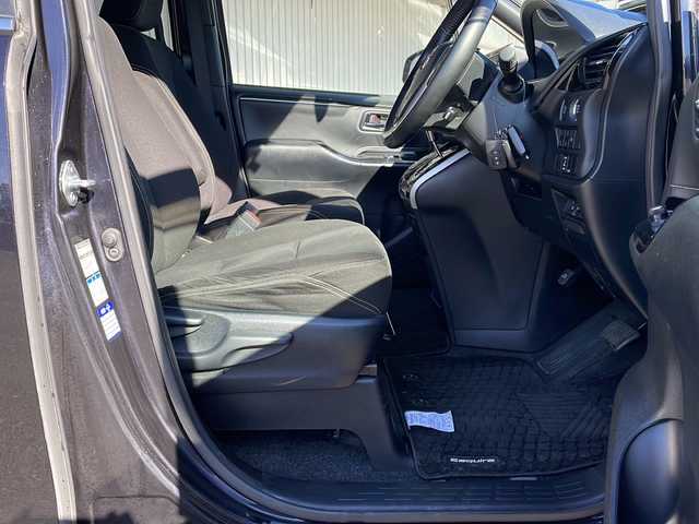 トヨタ エスクァイア Xi 長野県 2018(平30)年 5.8万km スパークリングブラックパールクリスタルシャイン ４ＷＤ/トヨタセーフティセンス/純正9型メモリナビフルセグＴＶ/バックカメラ/ETC/ドライブレコーダー/左側パワースライドドア/純正エンジンスターター/社外17インチアルミ/プッシュスタート/スマートキー/スペアキー