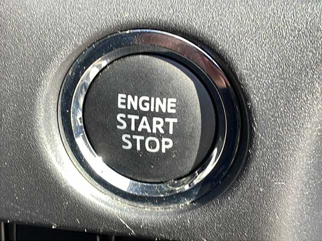 トヨタ エスクァイア Xi 長野県 2018(平30)年 5.8万km スパークリングブラックパールクリスタルシャイン ４ＷＤ/トヨタセーフティセンス/純正9型メモリナビフルセグＴＶ/バックカメラ/ETC/ドライブレコーダー/左側パワースライドドア/純正エンジンスターター/社外17インチアルミ/プッシュスタート/スマートキー/スペアキー