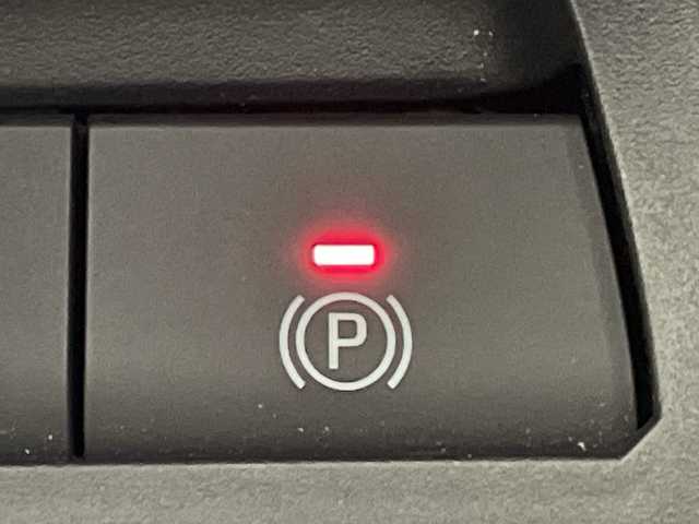 トヨタ ＲＡＶ４ HV アドベンチャー オフロードPKGⅡ 神奈川県 2023(令5)年 4.3万km 緑 トヨタセーフティセンス/純正10.5型ディスプレイオーディオ/・BT/フルセグTV/USB/MiraCast/パノラミックビューモニター/デジタルインナーミラー/ビルトインETC2.0/TRAILモード/レザーシート/パワーシート(D)/メモリシート(D)/シートヒーター(D/N)/ベンチレーション(D/N)/AC100V/パワーバックドア/革巻きステアリング/ステアリングスイッチ/ステアリングヒーター/Autoライト/前後ソナー/LEDヘッドライト/フォグランプ/SOSコール/スマートキー/スペアキー/プッシュスタートボタン/ルーフレール/純正フロアマット/純セドアバイザー/純正18インチアルミホイール