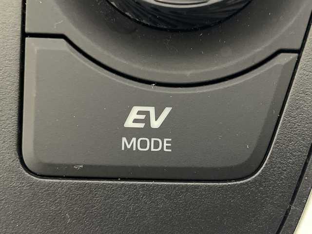 トヨタ ＲＡＶ４ HV アドベンチャー オフロードPKGⅡ 神奈川県 2023(令5)年 4.3万km 緑 トヨタセーフティセンス/純正10.5型ディスプレイオーディオ/・BT/フルセグTV/USB/MiraCast/パノラミックビューモニター/デジタルインナーミラー/ビルトインETC2.0/TRAILモード/レザーシート/パワーシート(D)/メモリシート(D)/シートヒーター(D/N)/ベンチレーション(D/N)/AC100V/パワーバックドア/革巻きステアリング/ステアリングスイッチ/ステアリングヒーター/Autoライト/前後ソナー/LEDヘッドライト/フォグランプ/SOSコール/スマートキー/スペアキー/プッシュスタートボタン/ルーフレール/純正フロアマット/純セドアバイザー/純正18インチアルミホイール