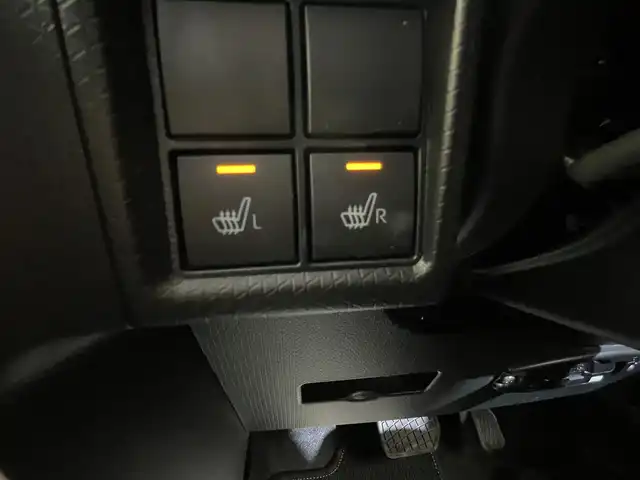 ダイハツ タント ファンクロスターボ 岩手県 2024(令6)年 1.6万km シャイニングホワイトパール ４WD/ターボ/パノラマモニター/両側パワースライドドア/ルーフレール/スマートアシスト/衝突回避支援ブレーキ/ブレーキ制御付き誤発進抑制機能/車線逸脱抑制機能/オートハイビーム/標識認識機能/先行車発進お知らせ機能/ブレーキホールド機能/横滑り防止装置/アイドリングストップ/コーナーセンサー/撥水加工生地シート/シートヒーター/防水シートバック/純正ナビ/フルセグTV/ドライブレコーダー/LEDヘッドライト/純正１５インチアルミホイール