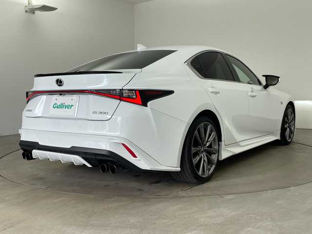 レクサス ＩＳ 300 Fスポーツ 兵庫県 2020(令2)年 3.6万km ホワイトノーヴァガラスフレーク ・ワンオーナー車/・純正10.3インチナビ/CD/DVD/Bluetooth/TV/・パノラミックビューモニター/・ビルトインETC2.0/・前後ドライブレコーダー/・ Lexus Safety System +/・プリクラッシュセーフティ/・レーントレーシングアシスト/・オートマチックハイビーム/・レーダークルーズコントロール（全車速追従機能付）/・ロードサインアシスト/・先行車発進告知機能/・ドライバー異常時対応システム/・ブラインドスポットモニター/・パーキングサポートブレーキ/・TRDエアロ/・TRDマフラー/・トランクスポイラー/・オレンジキャリパー/・レザーシート/・パワーシート/・前席シートヒーター/・ステアリングヒーター/・スマートキー/・3眼LEDライト/・TVキャンセラー/・nanoeX/・ドアミラーヒーター/・純正アルミホイール/・純正フロアマット