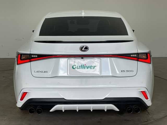 レクサス ＩＳ 300 Fスポーツ 兵庫県 2020(令2)年 3.6万km ホワイトノーヴァガラスフレーク ・ワンオーナー車/・純正10.3インチナビ/CD/DVD/Bluetooth/TV/・パノラミックビューモニター/・ビルトインETC2.0/・前後ドライブレコーダー/・ Lexus Safety System +/・プリクラッシュセーフティ/・レーントレーシングアシスト/・オートマチックハイビーム/・レーダークルーズコントロール（全車速追従機能付）/・ロードサインアシスト/・先行車発進告知機能/・ドライバー異常時対応システム/・ブラインドスポットモニター/・パーキングサポートブレーキ/・TRDエアロ/・TRDマフラー/・トランクスポイラー/・オレンジキャリパー/・レザーシート/・パワーシート/・前席シートヒーター/・ステアリングヒーター/・スマートキー/・3眼LEDライト/・TVキャンセラー/・nanoeX/・ドアミラーヒーター/・純正アルミホイール/・純正フロアマット