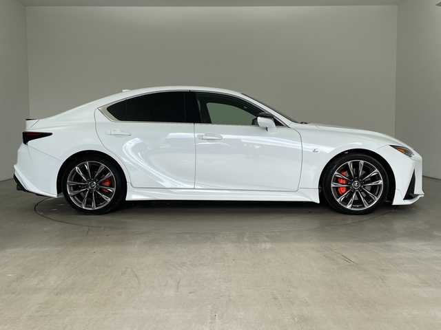 レクサス ＩＳ 300 Fスポーツ 兵庫県 2020(令2)年 3.6万km ホワイトノーヴァガラスフレーク ・ワンオーナー車/・純正10.3インチナビ/CD/DVD/Bluetooth/TV/・パノラミックビューモニター/・ビルトインETC2.0/・前後ドライブレコーダー/・ Lexus Safety System +/・プリクラッシュセーフティ/・レーントレーシングアシスト/・オートマチックハイビーム/・レーダークルーズコントロール（全車速追従機能付）/・ロードサインアシスト/・先行車発進告知機能/・ドライバー異常時対応システム/・ブラインドスポットモニター/・パーキングサポートブレーキ/・TRDエアロ/・TRDマフラー/・トランクスポイラー/・オレンジキャリパー/・レザーシート/・パワーシート/・前席シートヒーター/・ステアリングヒーター/・スマートキー/・3眼LEDライト/・TVキャンセラー/・nanoeX/・ドアミラーヒーター/・純正アルミホイール/・純正フロアマット