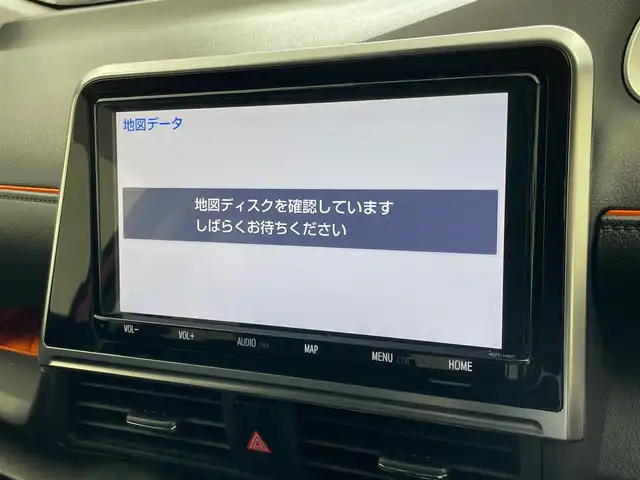 トヨタ シエンタ G クエロ 埼玉県 2022(令4)年 1.7万km センシュアルレッドマイカ 純正9インチナビ〈NSZT-Y68T〉/　・Bluetooth接続/　・AM/FM/CD/DVD/フルセグTV/バックカメラ/ETC/トヨタセーフティセンス/衝突軽減システム/レーンキープアシスト/コーナーセンサー/アイドリングストップ/両側パワースライドドア/純正LEDヘッドライト/オートライト/オートハイビーム/ハーフレザーシート/シートヒーター/ステアリングヒーター/ステアリングリモコン/プッシュスタート/革巻きステアリング/スペアキー