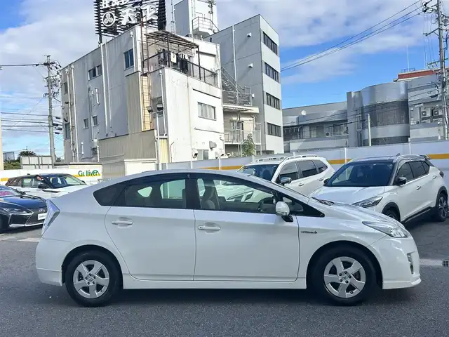 トヨタ プリウス