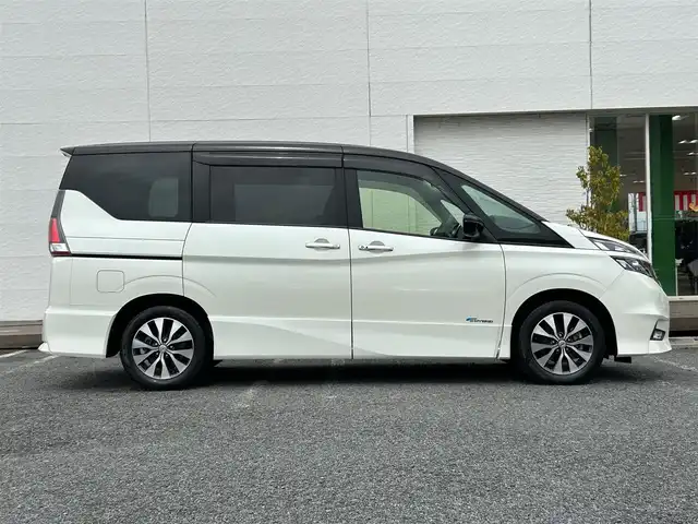 日産 セレナ ハイウェイスター Vセレクション 千葉県 2018(平30)年 2.5万km ブリリアントホワイトパール 2トーン 純正ナビ/フリップダウンモニター/全方位カメラ/ＴＶ/ＢＴ/ＣＤ/ＤＶＤ/Blu-ray/ＨＤＭＩ/ＵＳＢ/ＥＴＣ/ドラレコ/両側パワスラ/クルコン/純正フロアマット/純正ＡＷ/ＬＥＤヘッドライト/ロールサンシェード/WAC/Wエアバッグ/カーテンエアバッグ