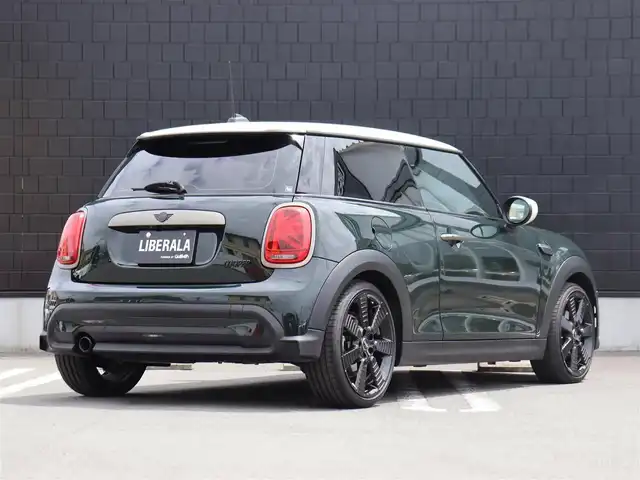 ＭＩＮＩ ＢＭＷ ミニ クーパー  レゾリュートED 静岡県 2022(令4)年 2.1万km 緑Ⅱ 特別仕様車/インテリジェントセーフティ/衝突軽減ブレーキ車線逸脱警告/MINIapp対応ディスプレイオーディオBluetooth/バックカメラ/専用ボディーカラー/専用ハーフレザーシート シートヒーター /MINIドライビングMODE/リヤガラスフィルム施工/ミラー一体型DSRCETC/コンフォートアクセス/LEDヘッドライト/前後パークディスタンス