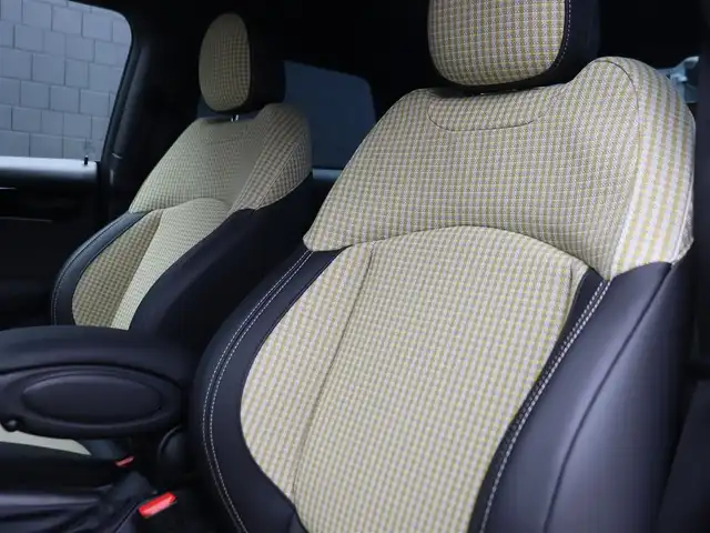 ＭＩＮＩ ＢＭＷ ミニ クーパー  レゾリュートED 静岡県 2022(令4)年 2.1万km 緑Ⅱ 特別仕様車/インテリジェントセーフティ/衝突軽減ブレーキ車線逸脱警告/MINIapp対応ディスプレイオーディオBluetooth/バックカメラ/専用ボディーカラー/専用ハーフレザーシート シートヒーター /MINIドライビングMODE/リヤガラスフィルム施工/ミラー一体型DSRCETC/コンフォートアクセス/LEDヘッドライト/前後パークディスタンス