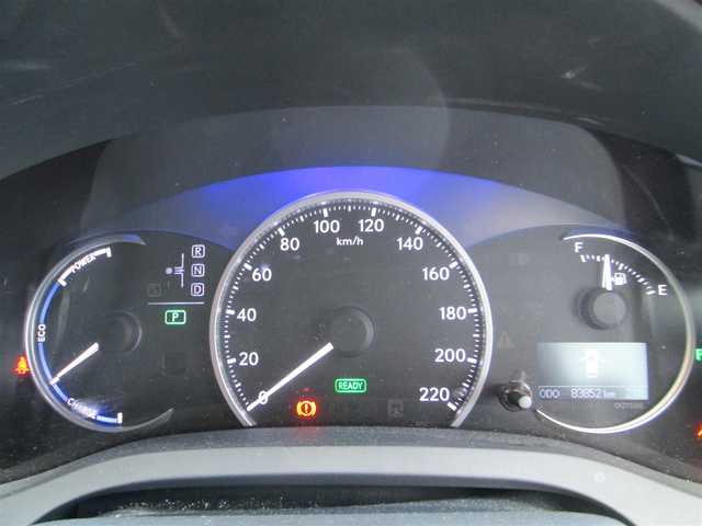 レクサス ＣＴ 200h バージョンL 千葉県 2011(平23)年 8.4万km ホワイトパールクリスタルシャイン 純正HDDナビ、フルセグTV/純正オーディオ【DVD/CD/USB/AUX】/バックモニター/サンルーフ/黒革シート/HIDヘッドライト&社外LEDフォグ/純正17インチアルミホイール/ウィンカードアミラー/運転席パワーシート&シートメモリー/前席シートヒーター/クルーズコントロール/パドルシフト付きステアリング/前後コーナーセンサー/ビルトインETC、スペアキー/取扱説明書/ナビ取扱説明書/新車時保証書/H25.26.27.28.29.R1整備記録簿