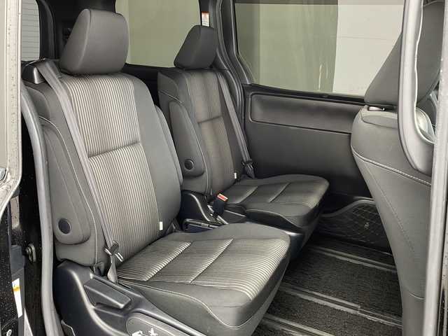 トヨタ ヴォクシー ZS 煌Ⅱ 兵庫県 2019(平31)年 6.6万km ブラック 純正１０インチナビ　純正フリップダウンモニター　両側パワースライドドア　前後ドライブレコーダー　フルセグＴＶ　トヨタセーフティセンス　バックカメラ　純正アルミホイール　純正フロアマット　ＬＥＤライト