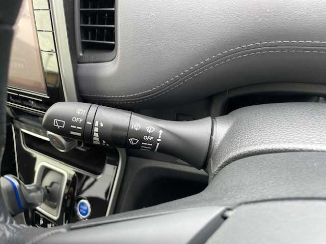 日産 セレナ e－パワー ハイウェイスター V 三重県 2020(令2)年 3.5万km ダークメタルグレー セーフティパックA/・カーテン/サイドエアバック/・インテリジェントアラウンドビューモニター/・ふらつき警報/・ヒーター付ドアミラー/全方位運転支援システム/・インテリジェントエマージェンシーブレーキ/・後側方車両検知警報/・後退時車両検知警報/・標識検知機能/・踏み間違い衝突防止アシスト/・車線逸脱防止支援システム/・車線逸脱警報/・後側方衝突防止支援システム/1オーナー/純正フリップダウンモニター/純正10型SDナビ/フルセグTV/【CD/DVD/BD/SD/Bluetooth/ipod/USB】/ビルトインETC/ドライブレコーダー/両側パワースライドドア/パーソナルテーブル/オートライト/アダプティブLEDヘッドランプ/LEDフロントフォグランプ/195/65R15インチ純正AW/プッシュスタート/スマートキー/スペアキー/純正フロアマット