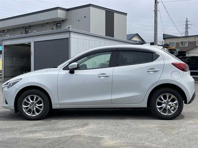 マツダ デミオ 15Sノーブルクリムゾン 道央・札幌 2019(平31)年 2.2万km セラミックM ４WD/純正メーカーナビ/CD/DVD/BT/フルセグ/衝突被害軽減ブレーキ/横滑り防止装置/レーンキープアシスト/クリアランスソナー/ブラインドスポットモニター/アラウンドビューモニター/ETC/ミラー一体型ドライブレコーダー/アイドリングストップ/前席シートヒーター/革巻きステアリング/ステアリングリモコン/MTモード付AT/プッシュスタート/スマートキー/LEDヘッドライト/オートライト/オートハイビーム/電動格納ミラー/ウィンカーミラー/純正フロアマット/ドアバイザー
