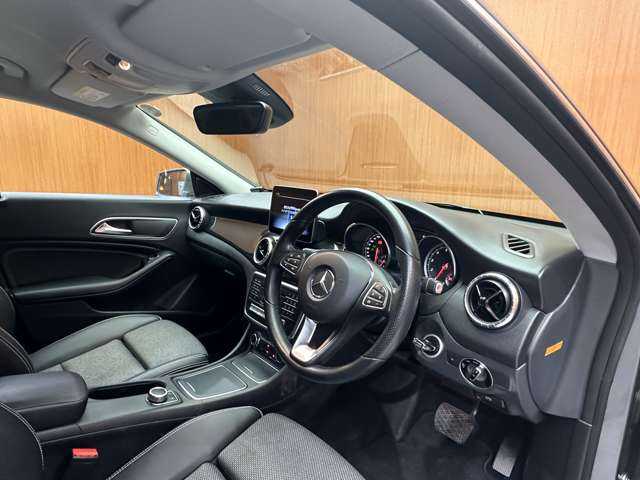 メルセデス・ベンツ ＣＬＡ１８０ Sブレイク AMG スタイル 千葉県 2018(平30)年 4.8万km マウンテングレー レーダーセーフティＰＫＧ　/純正ナビ　/バックカメラ　/ＡＣＣ　/ハーフレザーシート　/シートヒーター　/電動リアゲート　/ＬＥＤヘッドライト　/オートライト　/純正１８インチＡＷ　/ＥＴＣ　/ＢＳＭ　/レーンアシスト