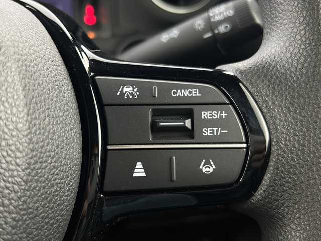 ホンダ Ｎ ＢＯＸ カスタム 愛知県 2024(令6)年 0.3万km プレミアムサンライトホワイトパール 禁煙車/純正９インチナビ/（AM/FM/Bluetooth/フルセグTV)/シーケンシャルウインカー/ホンダセンシング/・衝突軽減ブレーキ/・先行車発進お知らせ機能/・路外逸脱抑制機能/・標識認識機能/・追従式クルーズコントロール/・オートマチックハイビーム/・クリアランスソナー/シートヒーター/左側パワースライドドア/純正14インチアルミホイール/LEDヘッドライト/スマートキー/プッシュスタート/ベンチシート