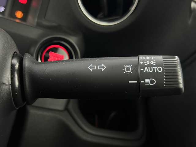 ホンダ Ｎ ＢＯＸ カスタム 愛知県 2024(令6)年 0.3万km プレミアムサンライトホワイトパール 禁煙車/純正９インチナビ/（AM/FM/Bluetooth/フルセグTV)/シーケンシャルウインカー/ホンダセンシング/・衝突軽減ブレーキ/・先行車発進お知らせ機能/・路外逸脱抑制機能/・標識認識機能/・追従式クルーズコントロール/・オートマチックハイビーム/・クリアランスソナー/シートヒーター/左側パワースライドドア/純正14インチアルミホイール/LEDヘッドライト/スマートキー/プッシュスタート/ベンチシート