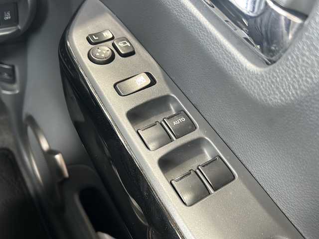 スズキ ハスラー Jスタイル Ⅱ 静岡県 2018(平30)年 4万km アクティブイエロー/ブラック2トーンルーフ 純正SDナビ/・CD/・DVD/・フルセグTV/・Bluetooth/主要装備/・衝突軽減/・レーンキープ/・バックカメラ/・ETC/・シートヒーター/・ステアリングスイッチ/・フォグランプ/・HIDヘッドライト/・ハーフレザーシート/・純正フロアマット