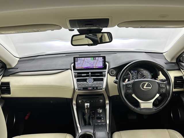レクサス ＮＸ 300 Iパッケージ 兵庫県 2017(平29)年 4.1万km グラファイトブラックガラスフレーク ・純正ナビ&Bluetooth&CD&DVD&SD&Miracast&USB/・全方位カメラ/・LEXUSsafety/・プリクラッシュセーフティ/・レーンディパーチャーアラート/・ブラインドスポットモニター/・オートマチックハイビーム/・クリアランスソナー/・ステアリングヒーター/・パドルシフト/・レーダークルーズコントロール/・電動パーキングブレーキ/・ビルドインETC2.0/・レザーシート/・ヒートシーター（D席＋N席）/・メモリシート（D席）/・パワーバックドア/・純正フロアマット/・電動リアゲート/・純正19インチアルミホイール/・スマートキー/・3眼LEDヘッドライト/・オートライト/・オートマチックハイビーム/・Wエアバッグ/・カーテンエアバッグ/・アイドリングストップ
