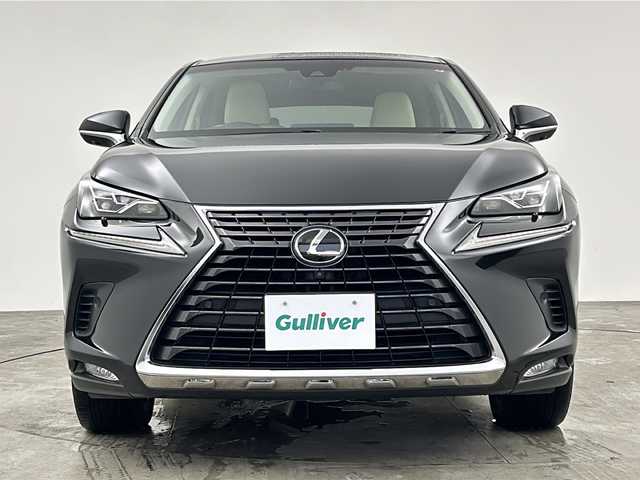 レクサス ＮＸ 300 Iパッケージ 兵庫県 2017(平29)年 4.1万km グラファイトブラックガラスフレーク ・純正ナビ&Bluetooth&CD&DVD&SD&Miracast&USB/・全方位カメラ/・LEXUSsafety/・プリクラッシュセーフティ/・レーンディパーチャーアラート/・ブラインドスポットモニター/・オートマチックハイビーム/・クリアランスソナー/・ステアリングヒーター/・パドルシフト/・レーダークルーズコントロール/・電動パーキングブレーキ/・ビルドインETC2.0/・レザーシート/・ヒートシーター（D席＋N席）/・メモリシート（D席）/・パワーバックドア/・純正フロアマット/・電動リアゲート/・純正19インチアルミホイール/・スマートキー/・3眼LEDヘッドライト/・オートライト/・オートマチックハイビーム/・Wエアバッグ/・カーテンエアバッグ/・アイドリングストップ