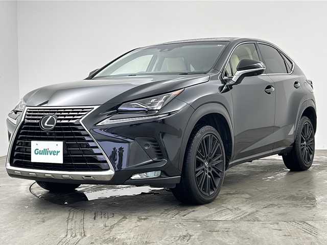 レクサス ＮＸ 300 Iパッケージ 兵庫県 2017(平29)年 4.1万km グラファイトブラックガラスフレーク ・純正ナビ&Bluetooth&CD&DVD&SD&Miracast&USB/・全方位カメラ/・LEXUSsafety/・プリクラッシュセーフティ/・レーンディパーチャーアラート/・ブラインドスポットモニター/・オートマチックハイビーム/・クリアランスソナー/・ステアリングヒーター/・パドルシフト/・レーダークルーズコントロール/・電動パーキングブレーキ/・ビルドインETC2.0/・レザーシート/・ヒートシーター（D席＋N席）/・メモリシート（D席）/・パワーバックドア/・純正フロアマット/・電動リアゲート/・純正19インチアルミホイール/・スマートキー/・3眼LEDヘッドライト/・オートライト/・オートマチックハイビーム/・Wエアバッグ/・カーテンエアバッグ/・アイドリングストップ