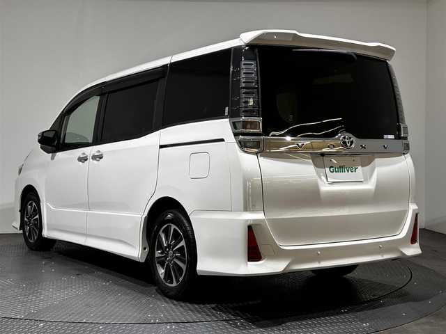 トヨタ ヴォクシー ZS 煌Ⅱ 愛媛県 2020(令2)年 5万km ホワイトパールクリスタルシャイン ・ワンオーナー/・純正ナビ(NSZN-Z68T)/(フルセグ/CD/DVD/BT)/・トヨタセーフティセンス/・純正フリップダウンモニター/・両側パワースライドドア/・バックカメラ/・前後ドライブレコーダー(DC-DR652)/・サイドサンシェード/・純正16インチアルミホイール/・純正フロアマット/・革製シートカバー/・ステアリングリモコン/・ドアバイザー/・ビルトインETC/・スペアキー/・取扱説明書/・保証書