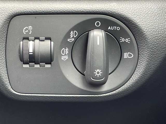 アウディ Ｑ３ 2．0 TFSI クワトロ 170PS 青森県 2014(平26)年 2.9万km 紺 /4WD/ターボ/純正HDDナビ/　(フルセグTV/DVD/Bt)/純正バックカメラ/社外前後ドラレコ/横滑り防止機能/アイドリングストップ/プッシュスタートシステム/前後バンパーソナー/前後フォグランプ/オートライトHID/シルバールーフレール/ヘットライトウオッシャー/ミラーヒーター/革巻きステア/ノブ/電格調整ミラー/ビルトインETC/W/サイドエアバッグ/ABS/スマートキー