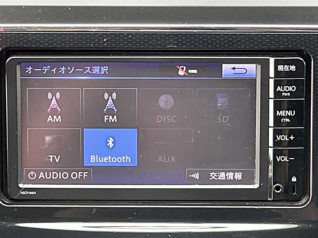 トヨタ プリウス α S 島根県 2015(平27)年 14.1万km シルバーM 純正ナビ（NSCP-W64)/AM/FM/BT/ワンセグTV/バックカメラ/ビルトインETC/前後ドライブレコーダー/純正16インチアルミホイール/ウィンカーミラー/アイドリングストップ/横滑り防止装置/フォグライト/オートライト/プッシュエンジンスタート/純正フロアマット/ドアバイザー