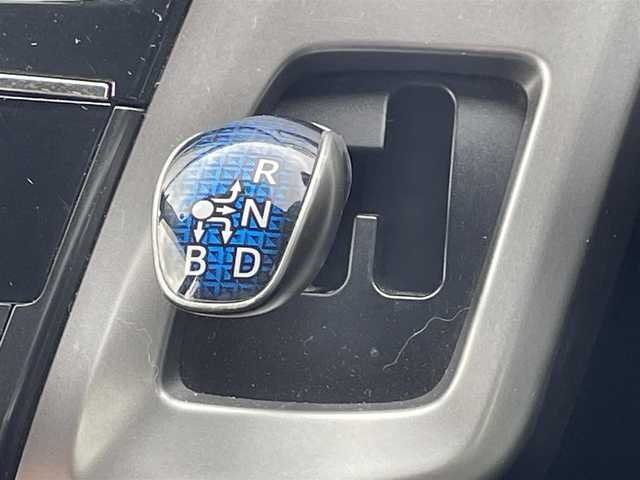 トヨタ プリウス α S 島根県 2015(平27)年 14.1万km シルバーM 純正ナビ（NSCP-W64)/AM/FM/BT/ワンセグTV/バックカメラ/ビルトインETC/前後ドライブレコーダー/純正16インチアルミホイール/ウィンカーミラー/アイドリングストップ/横滑り防止装置/フォグライト/オートライト/プッシュエンジンスタート/純正フロアマット/ドアバイザー