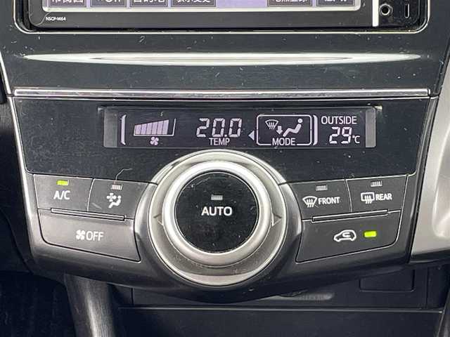 トヨタ プリウス α S 島根県 2015(平27)年 14.1万km シルバーM 純正ナビ（NSCP-W64)/AM/FM/BT/ワンセグTV/バックカメラ/ビルトインETC/前後ドライブレコーダー/純正16インチアルミホイール/ウィンカーミラー/アイドリングストップ/横滑り防止装置/フォグライト/オートライト/プッシュエンジンスタート/純正フロアマット/ドアバイザー